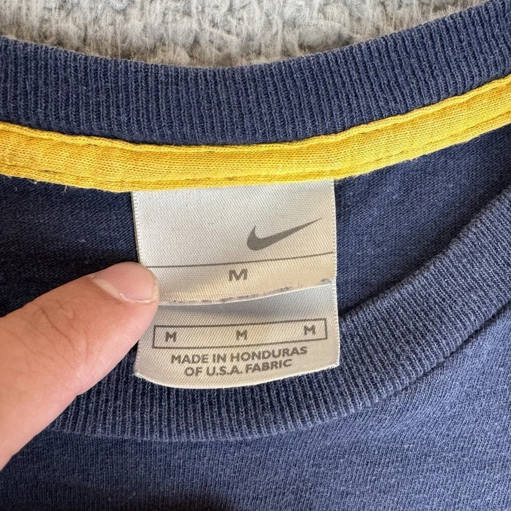 nike silver tag T shirt Men's Medium Blue‎ Center Swoosh Logo Y2K 90's Vintage